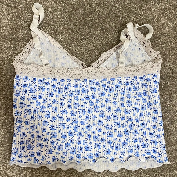 Xs Blue and white floral tank top - Picture 2 of 2